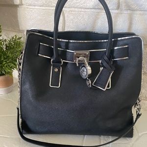 MICHAEL KORS LARGE HAMILTON  PURSE 👜
